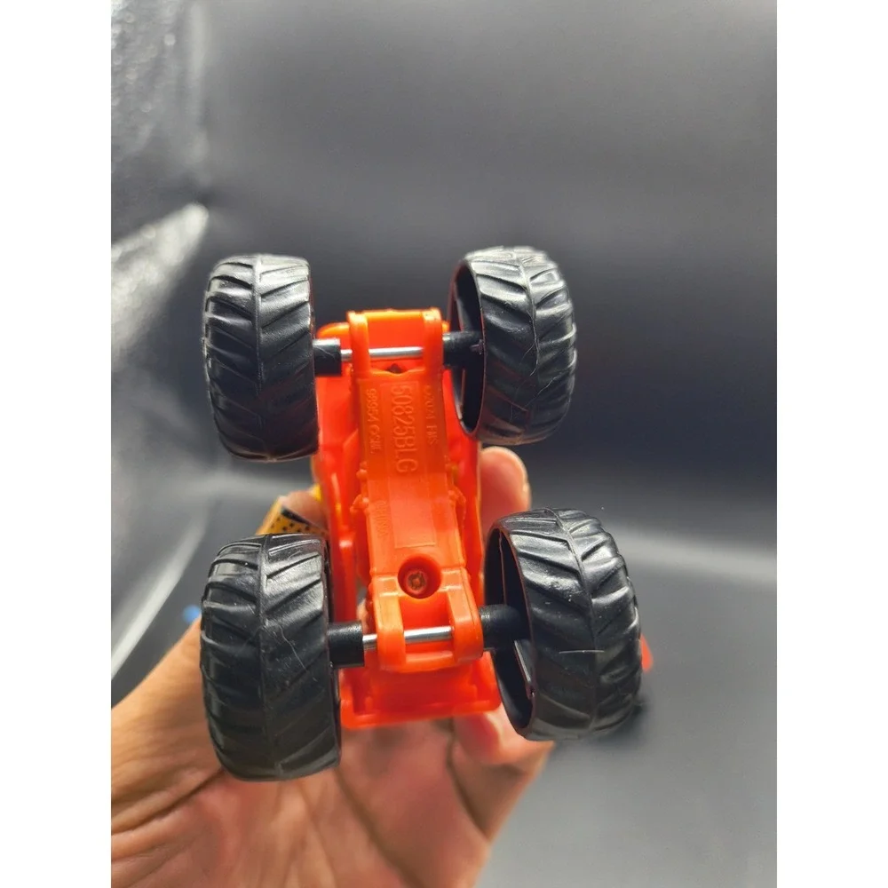 4-Spin Master Monster Jam 1:87 Scale Mini Collectible Monster Trucks 2024